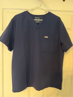 Figs Men's Navy Short-Sleeve V-Neck Scrub Top and Tansen Jogger Scrub Pants